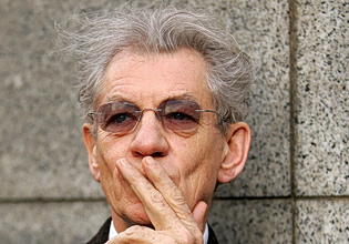 Ο Ίαν ΜακΚέλεν «ερωτεύτηκε» τον Τζόνι Ντεπ στο πλατό