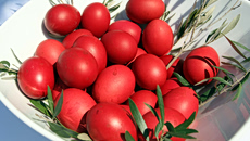 Πάσχα: Από τη Σαρακοστή στη Λαμπρή – Έθιμα και συμβολισμοί της ελληνικής παράδοσης