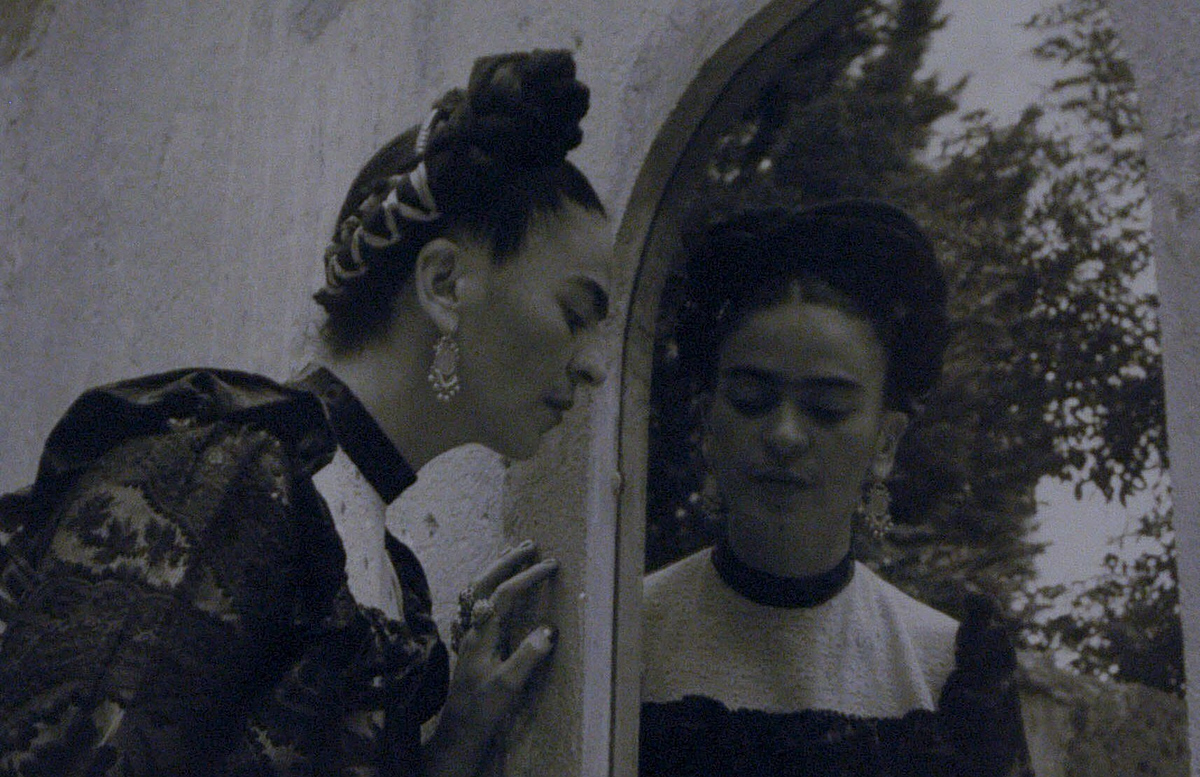 Θα έπρεπε τα έργα της Φρίντα Κάλο να βρίσκονται στο Μεξικό;