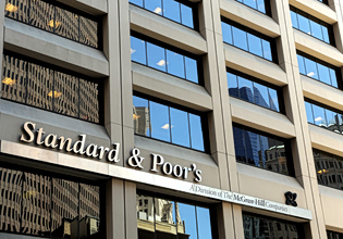 Standard & Poor’s: Στο 1,7% κατεβάζει τον πήχη της ανάπτυξης της Ελλάδας
