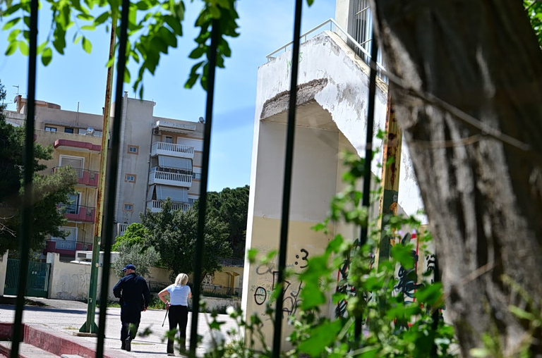 Χαϊδάρι: Συγκρατημένα αισιόδοξοι οι γιατροί για τη 13χρονη μαθήτρια – Τι έδειξε η αξονική τομογραφία