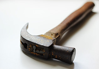 Ιαπωνία: Τραυμάτισε με σφυρί δύο παιδιά και ψέκασε με άγνωστη ουσία αστυνομικούς