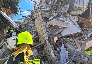 Κύπρος: Ένας νεκρός ανασύρθηκε από τα συντρίμμια της πολυκατοικίας που κατέρρευσε