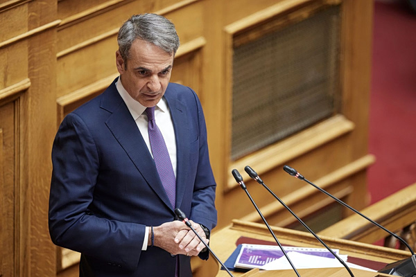 Μητσοτάκης: Με ειρωνείες στην αντιπολίτευση «απάντησε» για τα «γαλάζια» σκάνδαλα