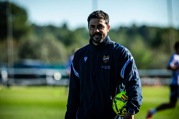 Ο Βιθέντε Ιμπόρα έκανε το ντεμπούτο του ως πρώτος προπονητής