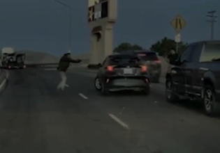 Καλιφόρνια: Πράκτορες της ICE πυροβόλησαν άνδρα που «επιχείρησε να τους παρασύρει με το αυτοκίνητό του»