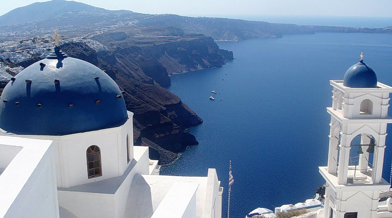 Σαντορίνη: Σε ισχύ μέτρα της Πολιτικής Προστασίας - Πού απαγορεύεται η πρόσβαση λόγω γεωδυναμικών φαινομένων