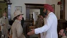 Το ιστορικό μπαρ της ταινίας «Πέρα από την Αφρική» εξακολουθεί να απαγορεύει την είσοδο στις γυναίκες