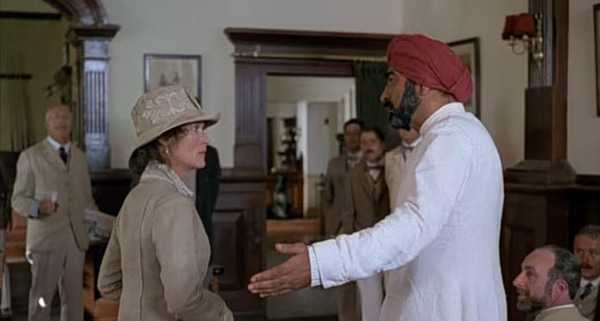 Το ιστορικό μπαρ της ταινίας «Πέρα από την Αφρική» εξακολουθεί να απαγορεύει την είσοδο στις γυναίκες