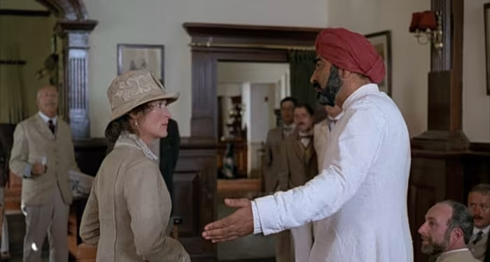 Το μπαρ της ταινίας «Πέρα από την Αφρική» εξακολουθεί να απαγορεύει την είσοδο στις γυναίκες