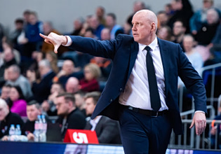 Πένθος στην Αστάνα: «Έφυγε» από τη ζωή ο προπονητής της, Ραμούνας Τσβίρκα