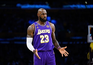 Πάνε για… σκούπα οι Λέικερς κόντρα στους Ρόκετς – Μεγάλα «διπλά» για Σπερς και Σέλτικς (vids)