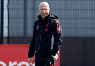 Ξεκάθαρος ο Σλοτ για την ήττα από την Παρί: «Ήμασταν τυχεροί που χάσαμε μόνο με 2-0»