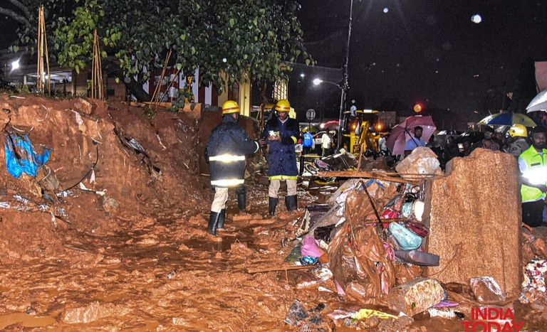 Ινδία: Επτά νεκροί από κατάρρευση τοίχου σε νοσοκομείο της πόλης Μπανγκαλόρ