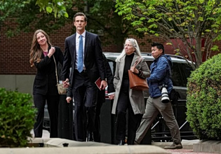 Βιρτζίνια: Ελεύθερος χωρίς περιοριστικούς όρους ο Κόμι που κατηγορείται ότι απείλησε τη ζωή του Τραμπ