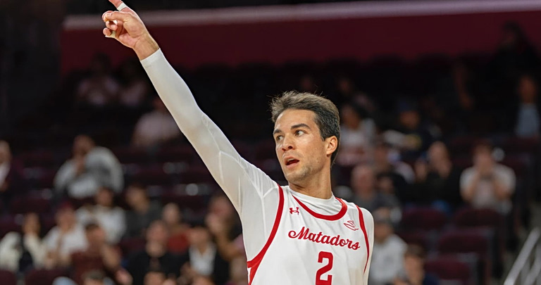 Γκέι βολεϊμπολίστας σε κολέγιο της Καλιφόρνια έγινε viral με τους πανηγυρισμούς του (vids)