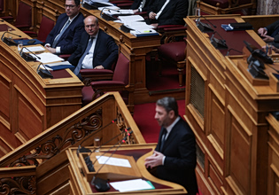 Πρόωρες εκλογές: Η κυβέρνηση Μητσοτάκη κλείνει το μάτι στο ΠΑΣΟΚ να καταθέσει πρόταση μομφής