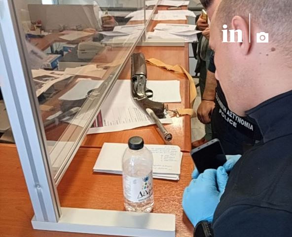 «Εδώ βρίσκεται ο λόγος που έκανα ότι έκανα» – Τι γράφουν τα σημειώματα που άφησε ο 89χρονος που τραυμάτισε 5 άτομα