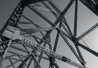 Εμπορικός πόλεμος: Ο Τραμπ επιβάλλει δασμούς 10 – 50% σε εισαγωγές χάλυβα, αλουμίνιο και χαλκό