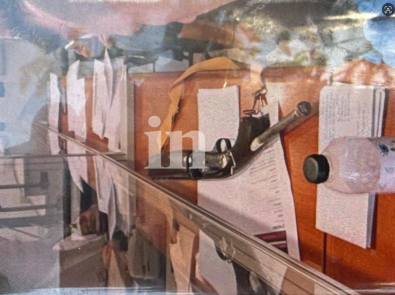 Ο 89χρονος αφού πυροβόλησε και τραυμάτισε υπάλληλο στον ΕΦΚΑ πήγε στο Ειρηνοδικείο στη Λουκάρεως και πυροβόλησε άλλα 4 άτομα - Αφησε σημειώματα