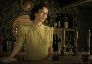 Η Κάθριν Ζέτα-Τζόουνς ενώνει (κινηματογραφικές) δυνάμεις με τον Χόπκινς