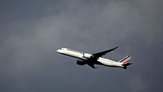 Aεροπορικές εταιρείες εξετάζουν ακύρωση πτήσεων – Οι ουρανοί «ακρίβυναν» λόγω πολέμου