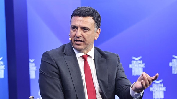 Ο Βασίλης Κικίλιας κρούει κώδωνα κινδύνου για την κρίση στο Ορμουζ και το κόστος της πράσινης μετάβασης στη ναυτιλία