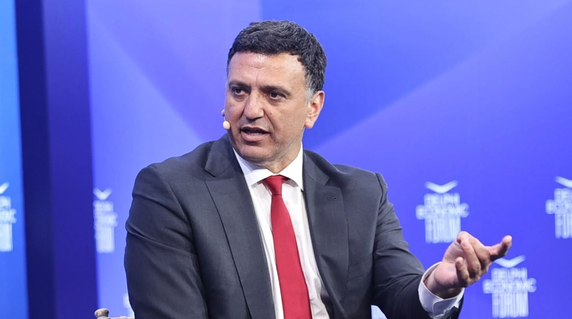 Ο Βασίλης Κικίλιας κρούει κώδωνα κινδύνου για την κρίση στο Ορμουζ και το κόστος της πράσινης μετάβασης στη ναυτιλία