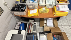 Εξαρθρώθηκε μεγάλο κύκλωμα διακίνησης μεταναστών – Βρέθηκαν «ξενώνες» και εργαστήριο κατασκευής πλαστών εγγράφων