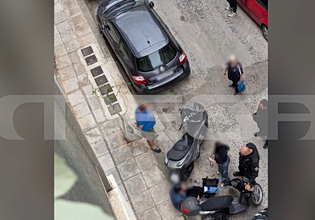 Παγκράτι: Οδηγός μηχανής επιτέθηκε και έσπασε το πόδι 23χρονης γιατί δεν μπορούσε να περιμένει να παρκάρει