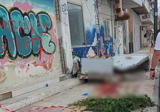 Κόρινθος: Πώς έγινε η αδιανόητη τραγωδία – Σοκάρουν οι εικόνες από το σημείο που καταπλακώθηκε η 43χρονη