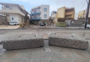 Κακοκαιρία Erminio: Καταστροφές στην Παλαιοχώρα Χανίων – Η θάλασσα μπήκε στα καταστήματα