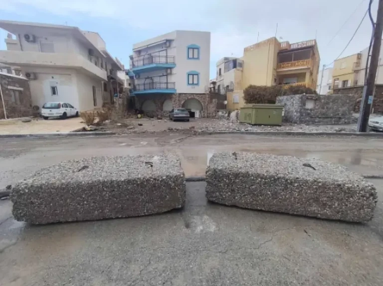 Κακοκαιρία Erminio: Καταστροφές στην Παλαιοχώρα Χανίων – Η θάλασσα μπήκε στα καταστήματα