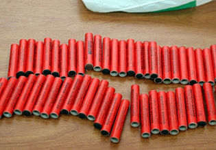 Κάρπαθος: Συνελήφθη 60χρονος που διέθετε στο παντοπωλείο του πυροτεχνήματα – Κατασχέθηκαν 799 τεμάχια