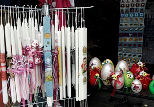 Πασχαλινό ωράριο: Πώς λειτουργούν τα καταστήματα σε Αθήνα και Θεσσαλονίκη σήμερα Μεγάλη Παρασκευή