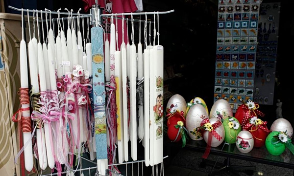 Πασχαλινό ωράριο: Πώς λειτουργούν τα καταστήματα σε Αθήνα, Πειραιά και Θεσσαλονίκη σήμερα Μεγάλη Παρασκευή