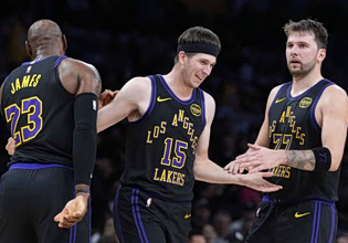 Ντόντσιτς, Τζέιμς και Ριβς γράφουν Ιστορία: Τι πετυχαίνουν ως «Big-3» για πρώτη φορά στο ΝΒΑ