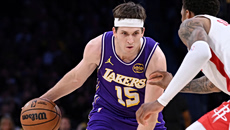 ΝΒΑ: Μια νίκη μακριά από τα ημιτελικά το Κλίβελαντ, μείωσαν Χιούστον και Ντιτρόιτ (vids)