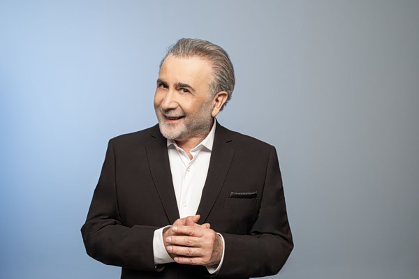 Πρωταπριλία με το Αλ Τσαντίρι Νιουζ: Ο Λάκης Λαζόπουλος φέρνει τη σάτιρα ξανά στη μικρή οθόνη