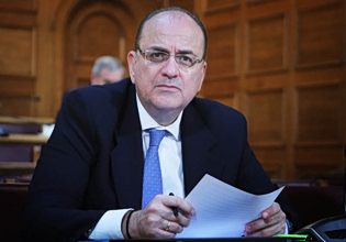 ΠΑΣΟΚ για Λαζαρίδη: Ο πρωθυπουργός της «αριστείας» θα δώσει συγχωροχάρτι για τις «υπηρεσίες» του κ. Λαζαρίδη στα σκάνδαλα;