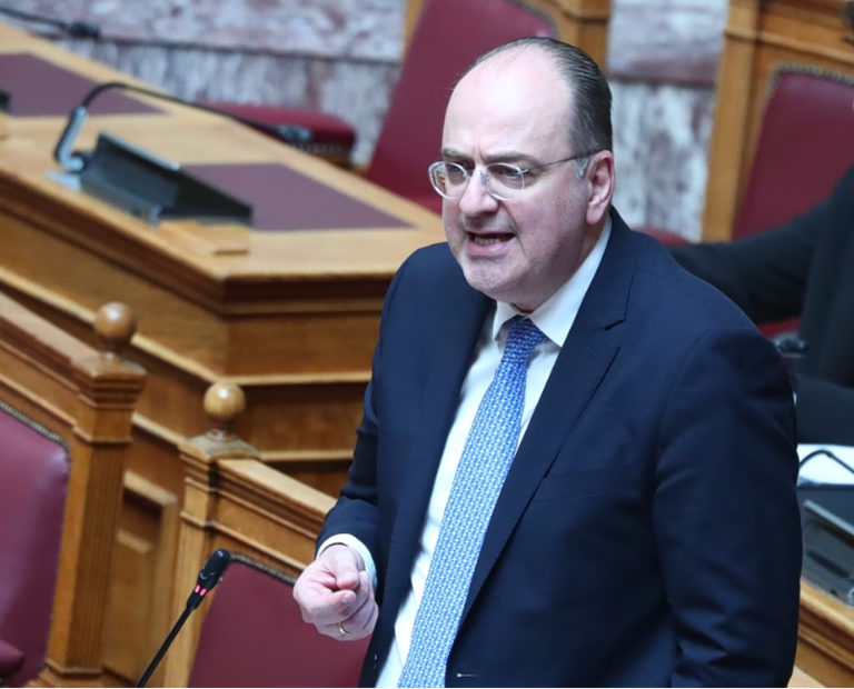 Λαζαρίδης: Συνεχίζεται η αντιπαράθεση κυβέρνησης – αντιπολίτευσης – «Ο πρωθυπουργός είχε ευθύνη»