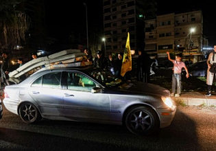 Ο Τραμπ ελπίζει ότι η Χεζμπολάχ θα τηρήσει την εκεχειρία που ήδη «παραβιάζει» το Ισραήλ