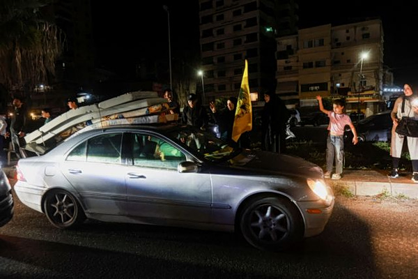 Ο Τραμπ ελπίζει ότι η Χεζμπολάχ θα τηρήσει την εκεχειρία που ήδη «παραβιάζει» το Ισραήλ