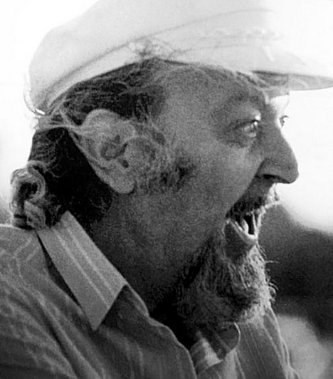 Τάσος Λειβαδίτης: Όλοι επίστευσαν και όλοι απατήθηκαν, όλοι αγωνίστηκαν και όλοι προδόθηκαν