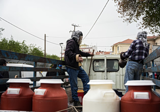 Λέσβος: Σε τροχιά σύγκρουσης οι κτηνοτρόφοι στον Μεσότοπο – «Δεν δεχόμαστε να πίνουμε νερό με το αίμα των σφαγμένων ζώων μας»