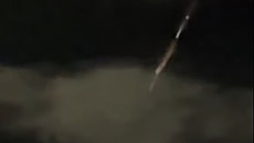 Ασυνήθιστο θέαμα στη Λήμνο – Φλεγόμενα αντικείμενα πέφτουν από τον ουρανό