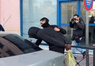 Τροχαίο στη Λιοσίων: Μέλος συμμορίας που διακινούσε ναρκωτικά σε σχολείο στην Κυψέλη ο 16χρονος οδηγός της μηχανής