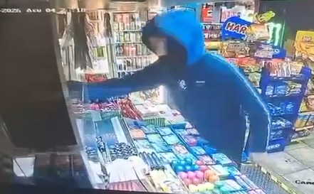 Συνελήφθη 14χρονος για ληστείες σε μίνι μάρκετ και βενζινάδικα – Βίντεο ντοκουμέντο