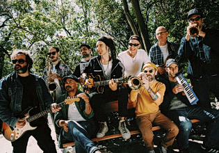 Οι Locomondo φέρνουν μια καλοκαιρινή δροσιά στην κάψα της Αθήνας