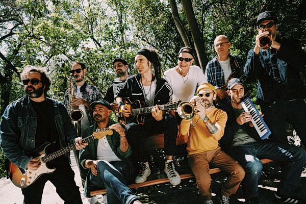 Οι Locomondo φέρνουν μια μουσική δροσιά στην καλοκαιρινή κάψα της Αθήνας